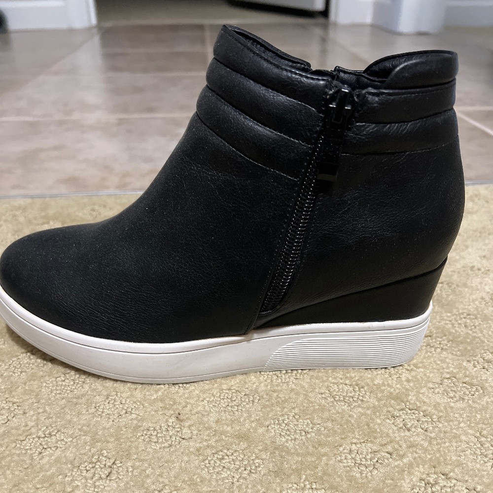 Black ankle booties